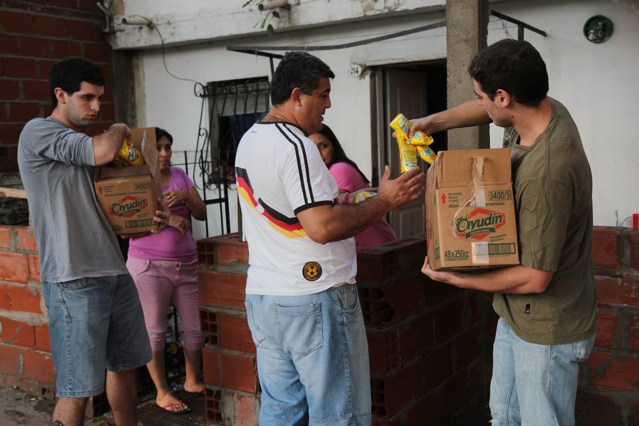 Solidaridad en el Barrio Mitre