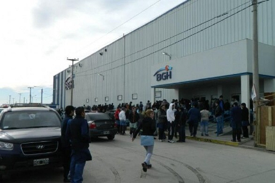 Rí­o Grande: 150 despidos en una fábrica de notebooks por la baja de aranceles