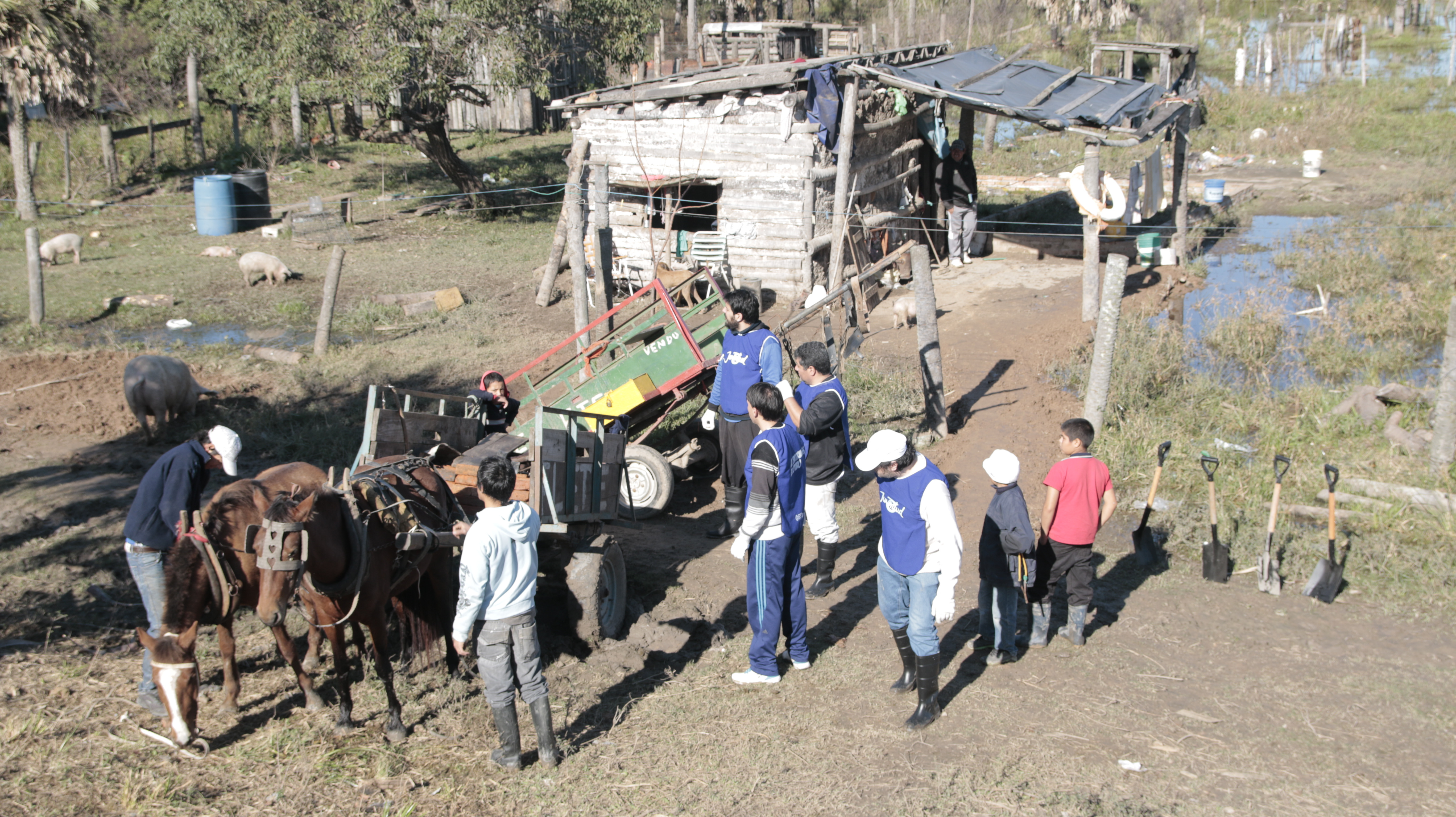 Vilelas, solidaridad tras la crecida del Paraná