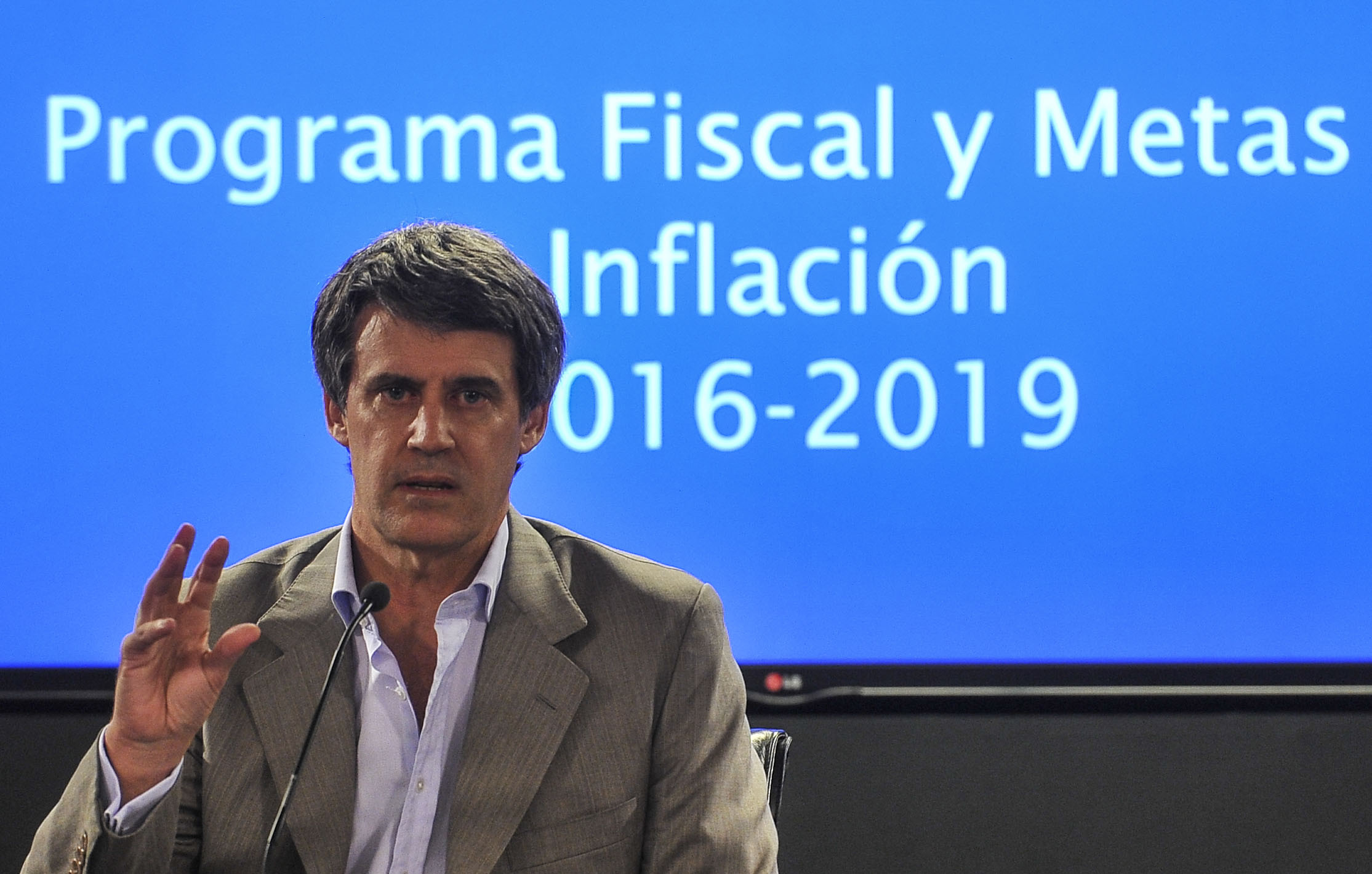 Los verdaderos anuncios de Prat Gay