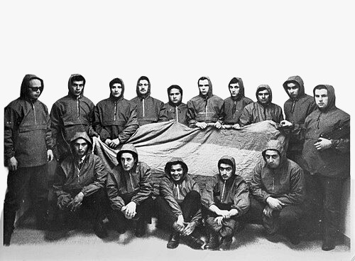 Frente a la proscripción y la usurpación, patriotismo y coraje