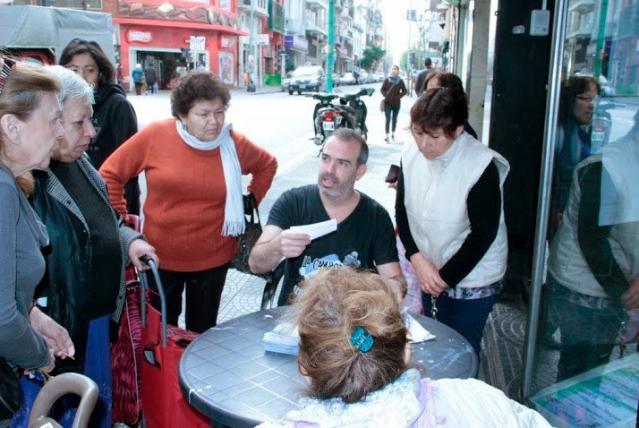 VOLANTEANDO LA MORATORIA JUBILATORIA EN LA CIUDAD