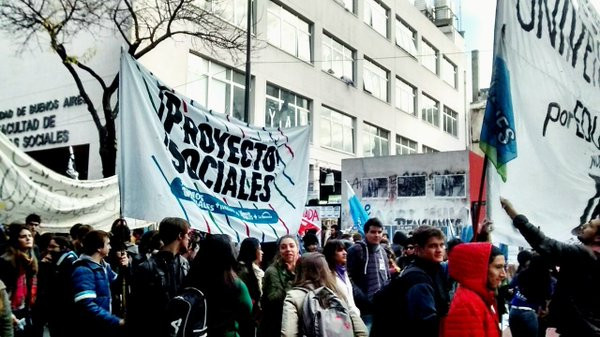 En unidad y sin aflojar en la defensa de la Educación Pública