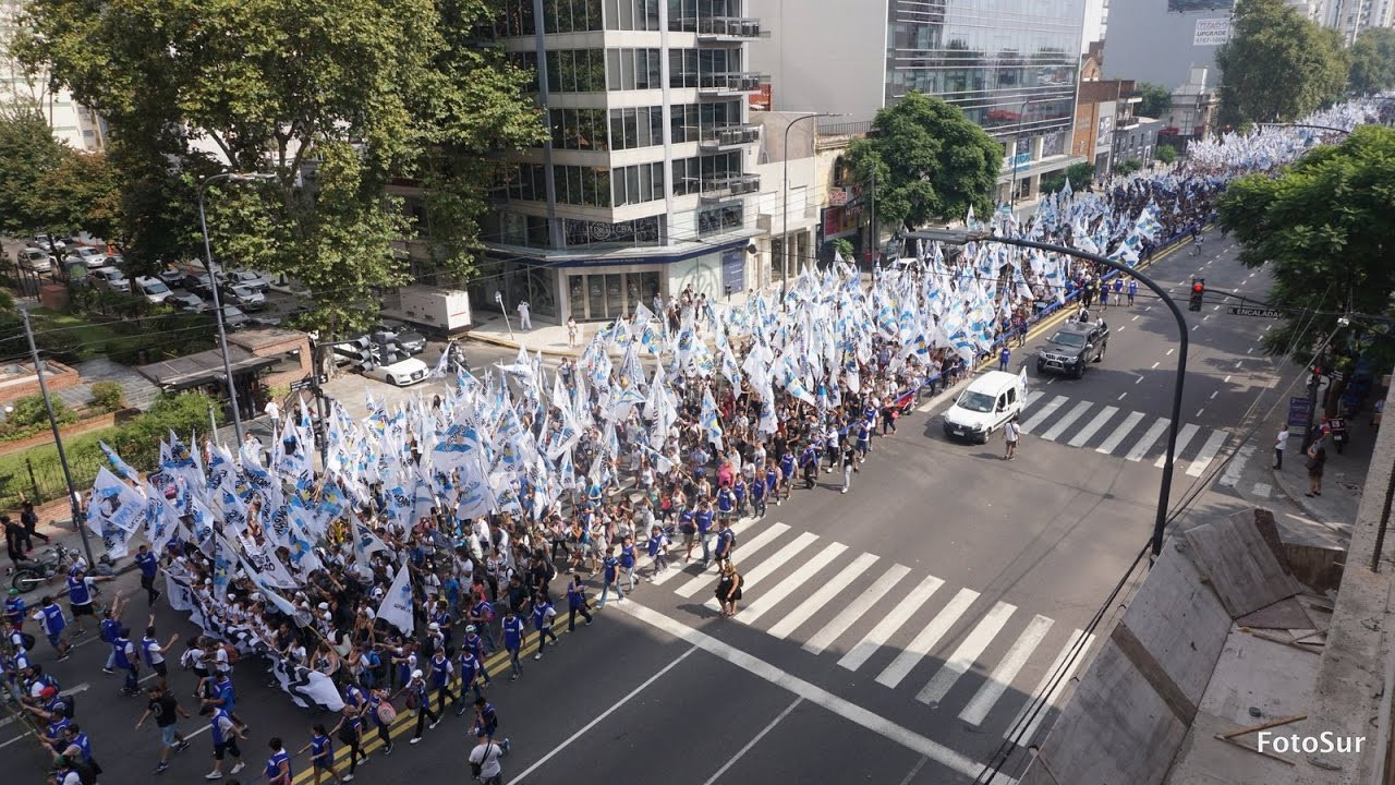 Otros caminaron antes, nosotros caminamos, para que otros caminen