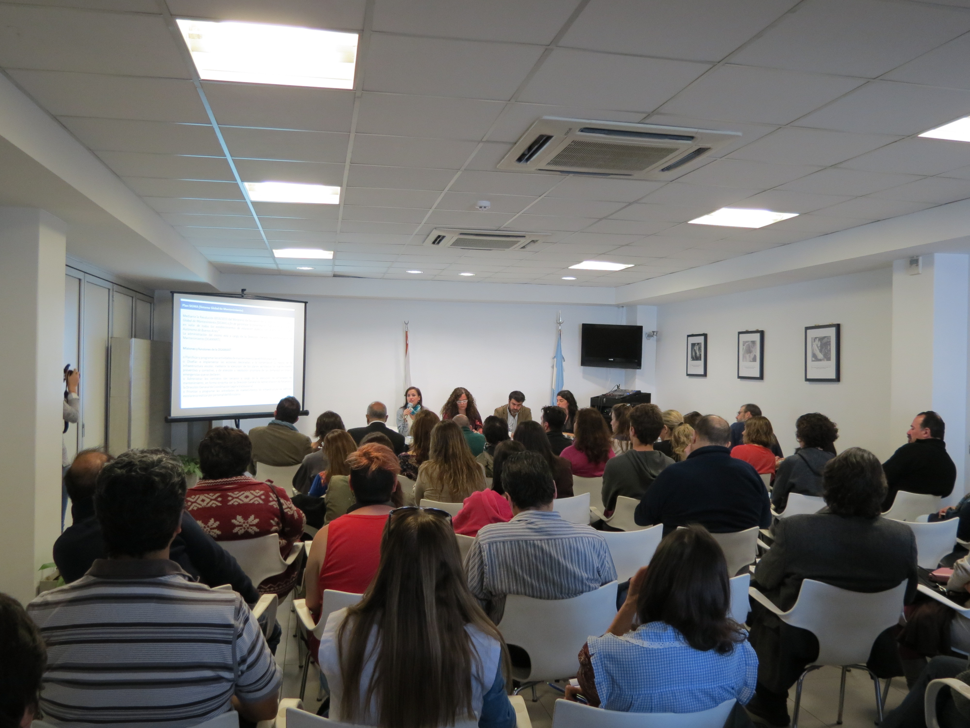 Por el control de las obras y el mantenimiento de la infraestructura escolar