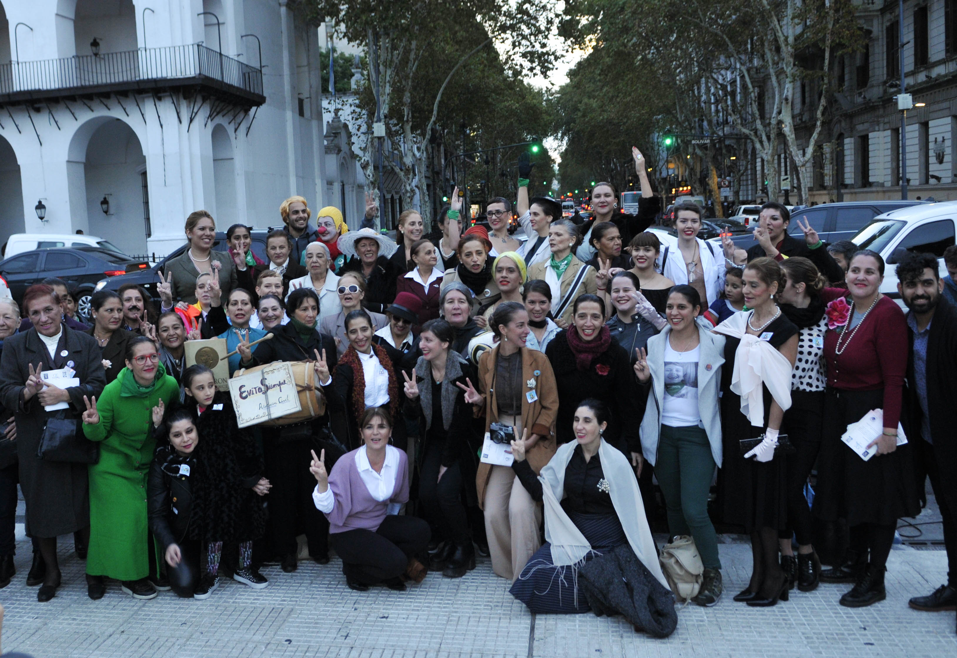 100 Evitas homenajearon a la Abanderada de los Humildes