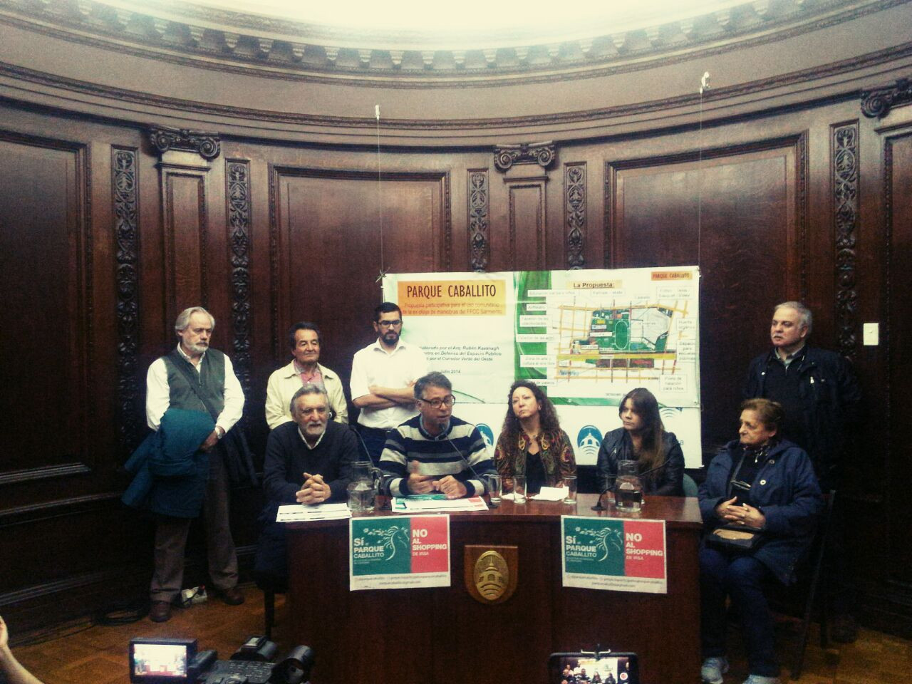 Legisladores porteños buscan frenar la construcción del shopping en Caballito