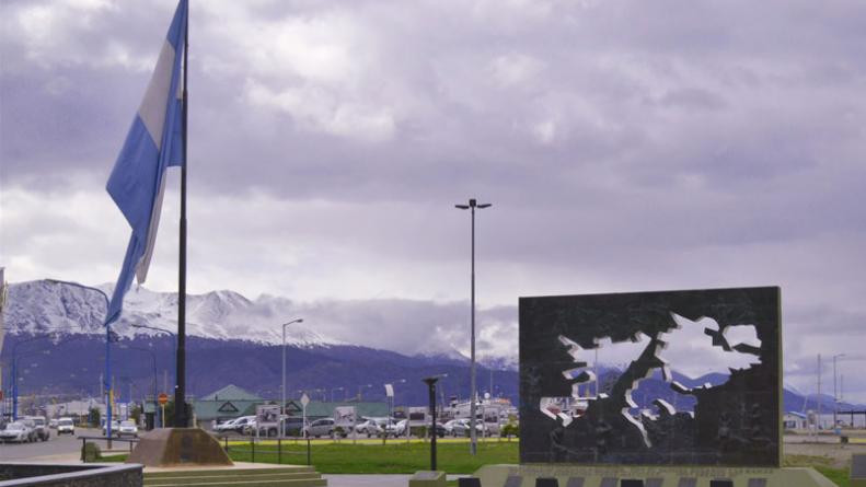 Defender la soberaní­a argentina en Malvinas es un imperativo constitucional