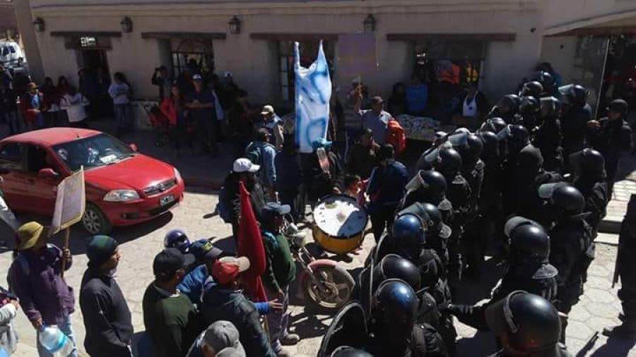 Macri debió abandonar Jujuy por el repudio popular