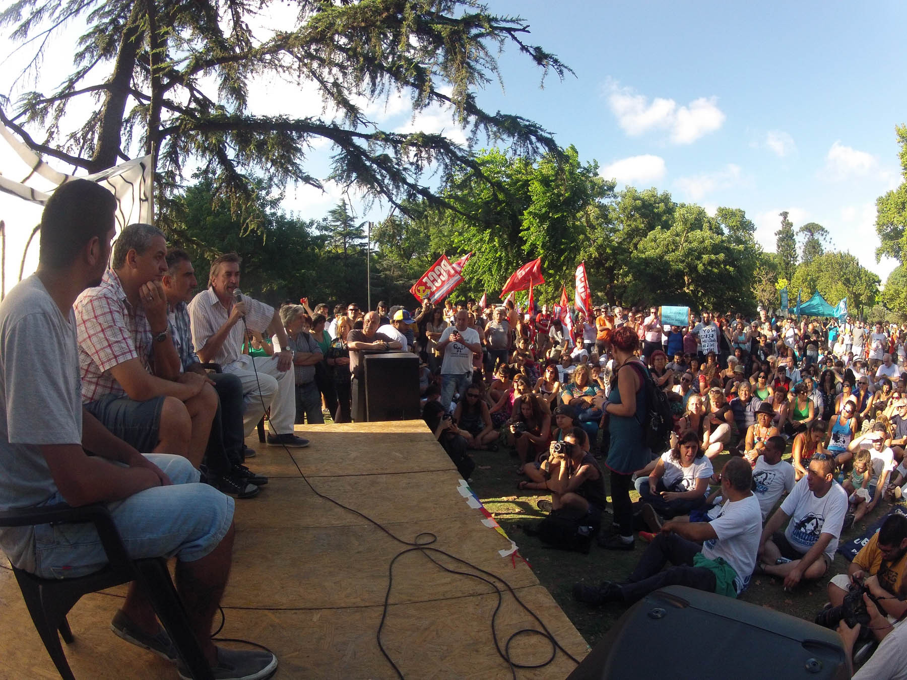 En las plazas y los parques de todo el paí­s se escuchó el pedido de Libertad a Milagro Sala