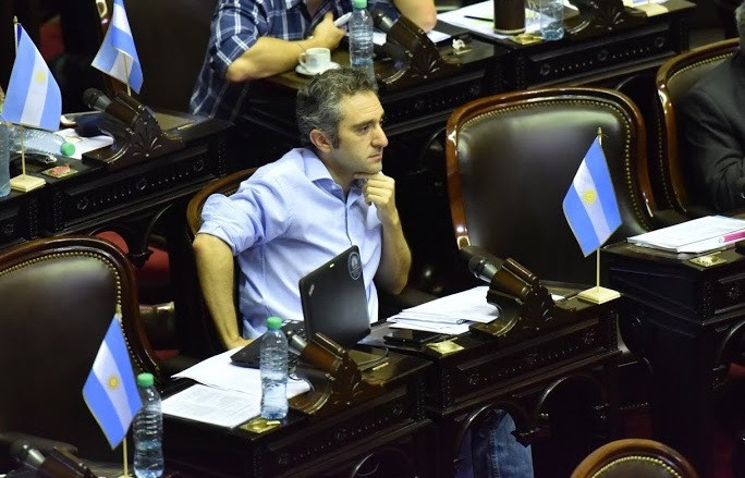 Larroque: "Fueron muy creativos para empeorar todos los í­ndices en tiempo récord"