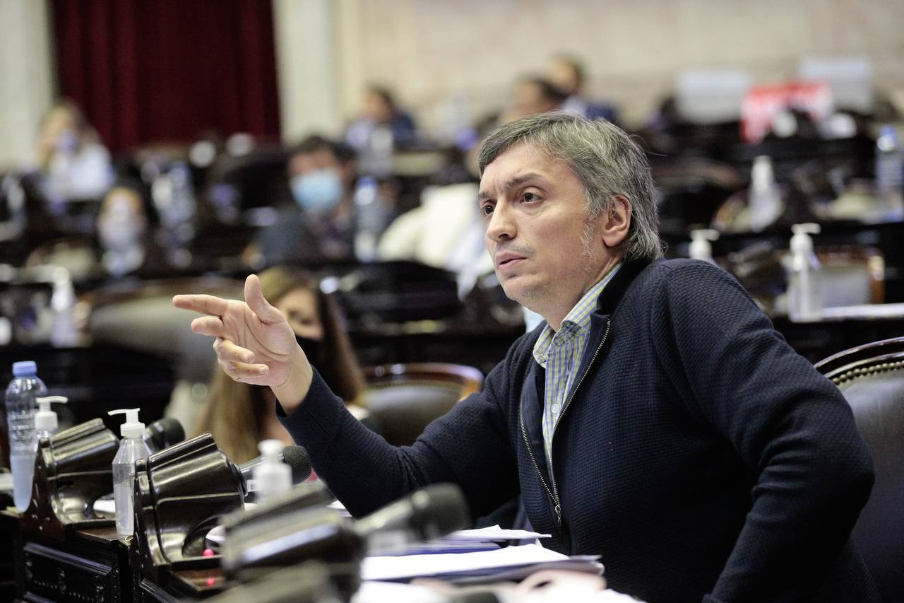 Máximo: "Se hacen análisis económicos como si la pandemia no existiera"