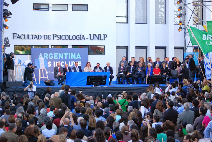 Cristina en La Plata: Un pueblo con memoria es democracia para siempre