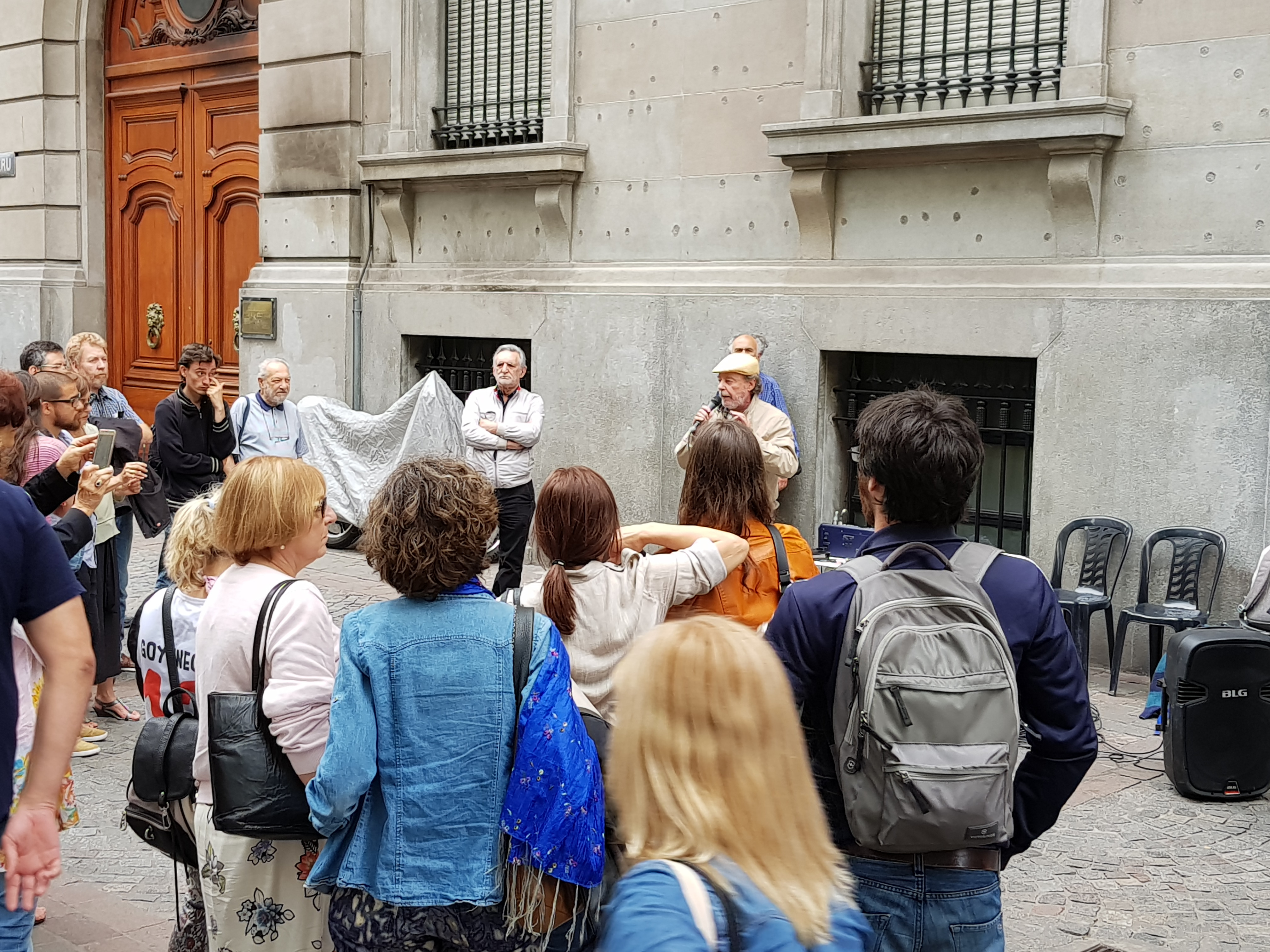 Protesta por el vaciamiento de las comunas frente a la Legislatura Porteña