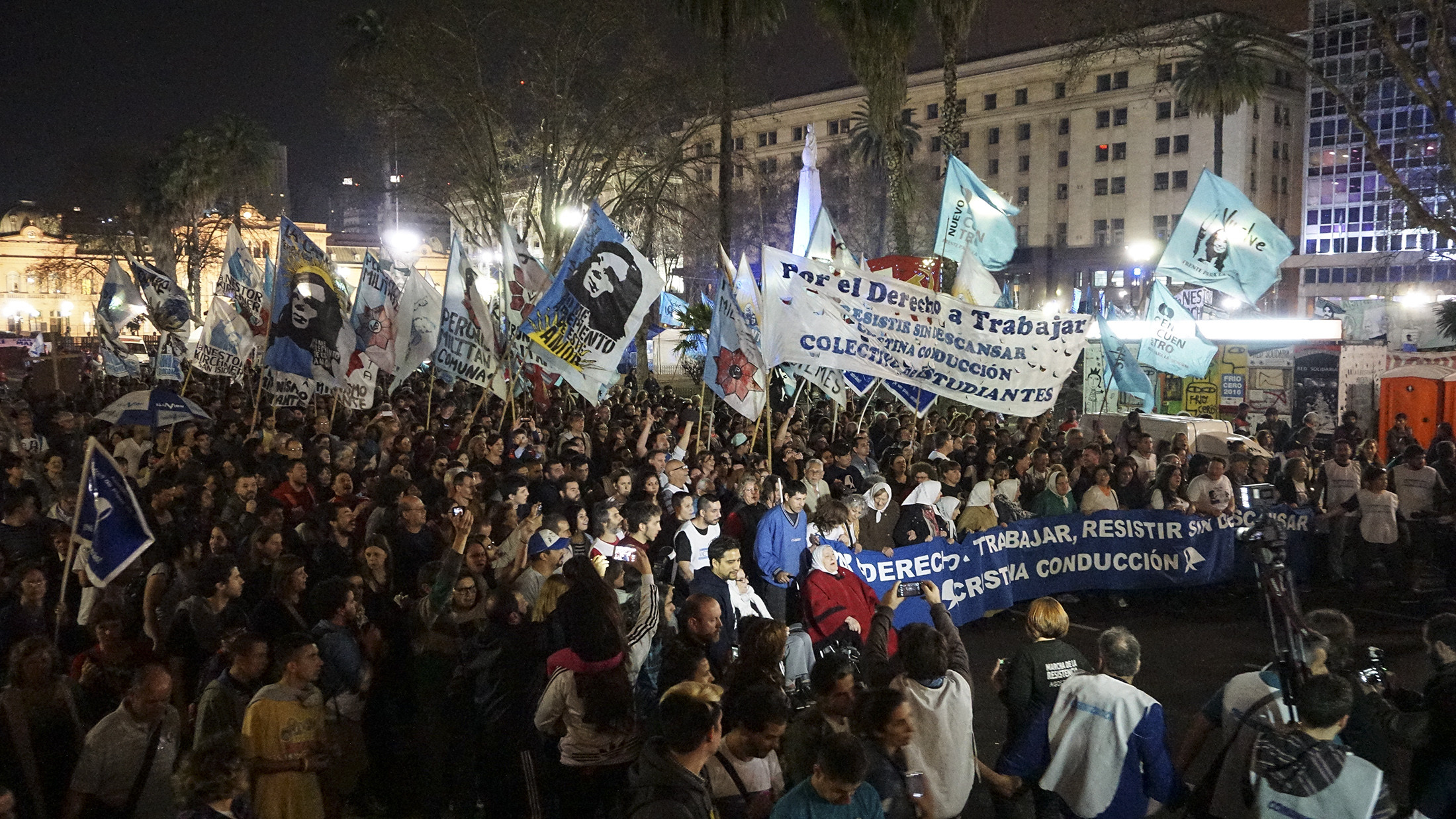 Miles de personas en la Marcha de la Resistencia