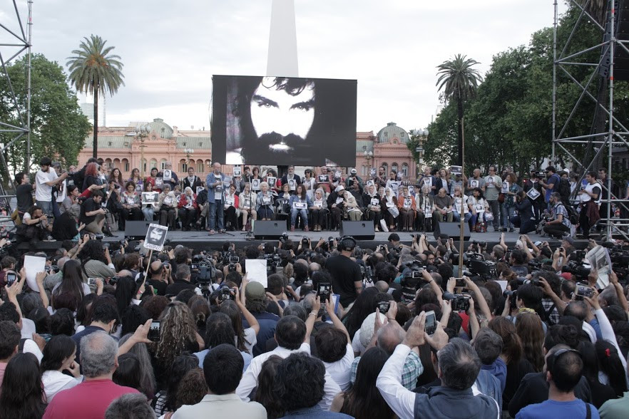 Una multitud reclamó Justicia por Santiago