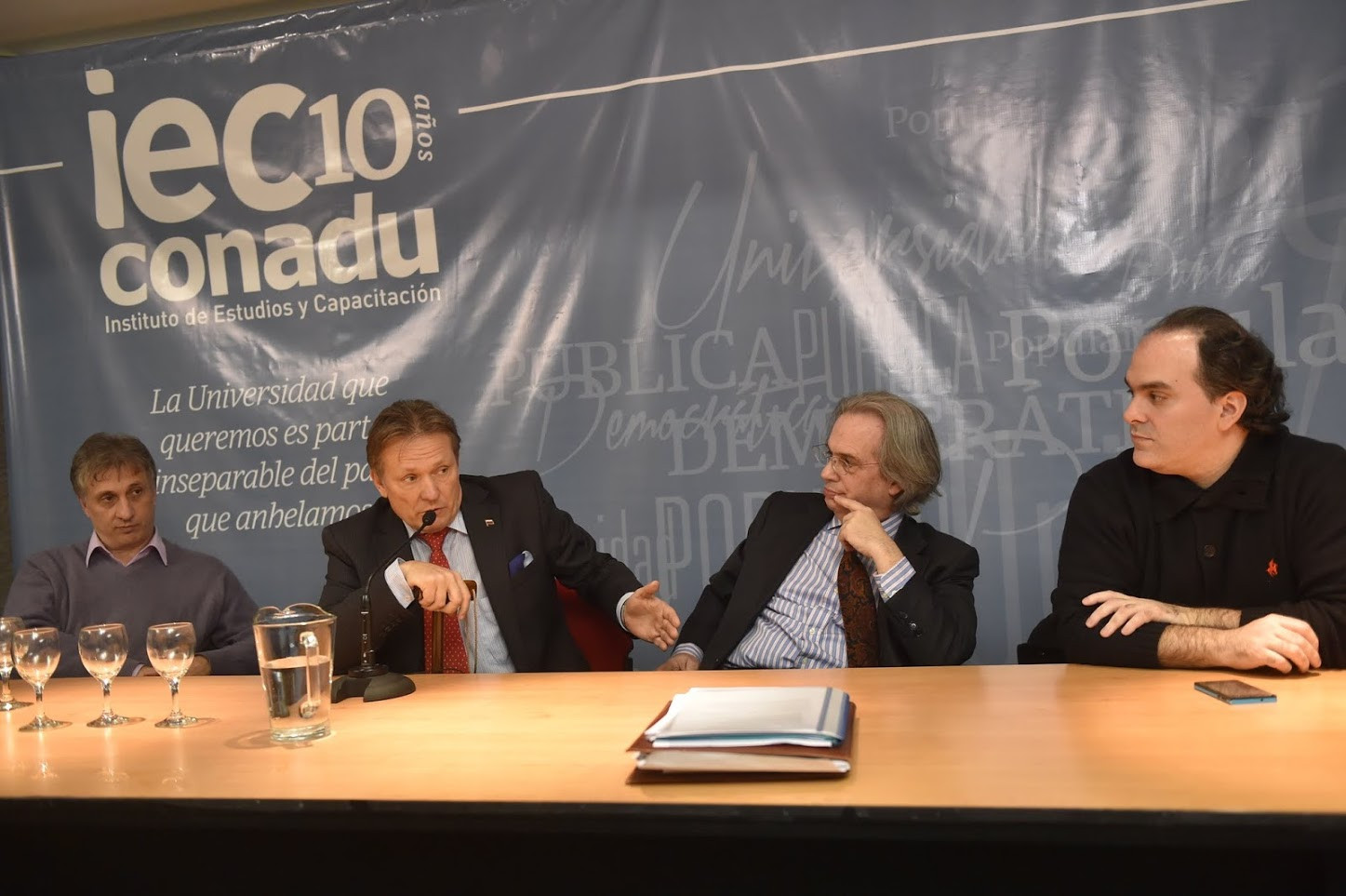 Rusia y Argentina, a cien años de la Revolución