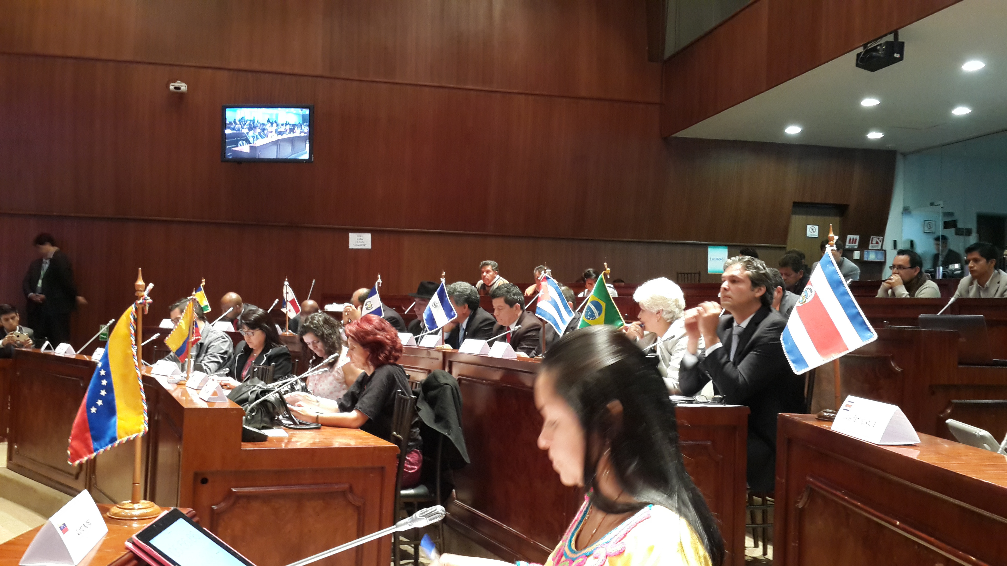 Diputados nacionales y del Parlasur denuncian a Macri en Foro Continental