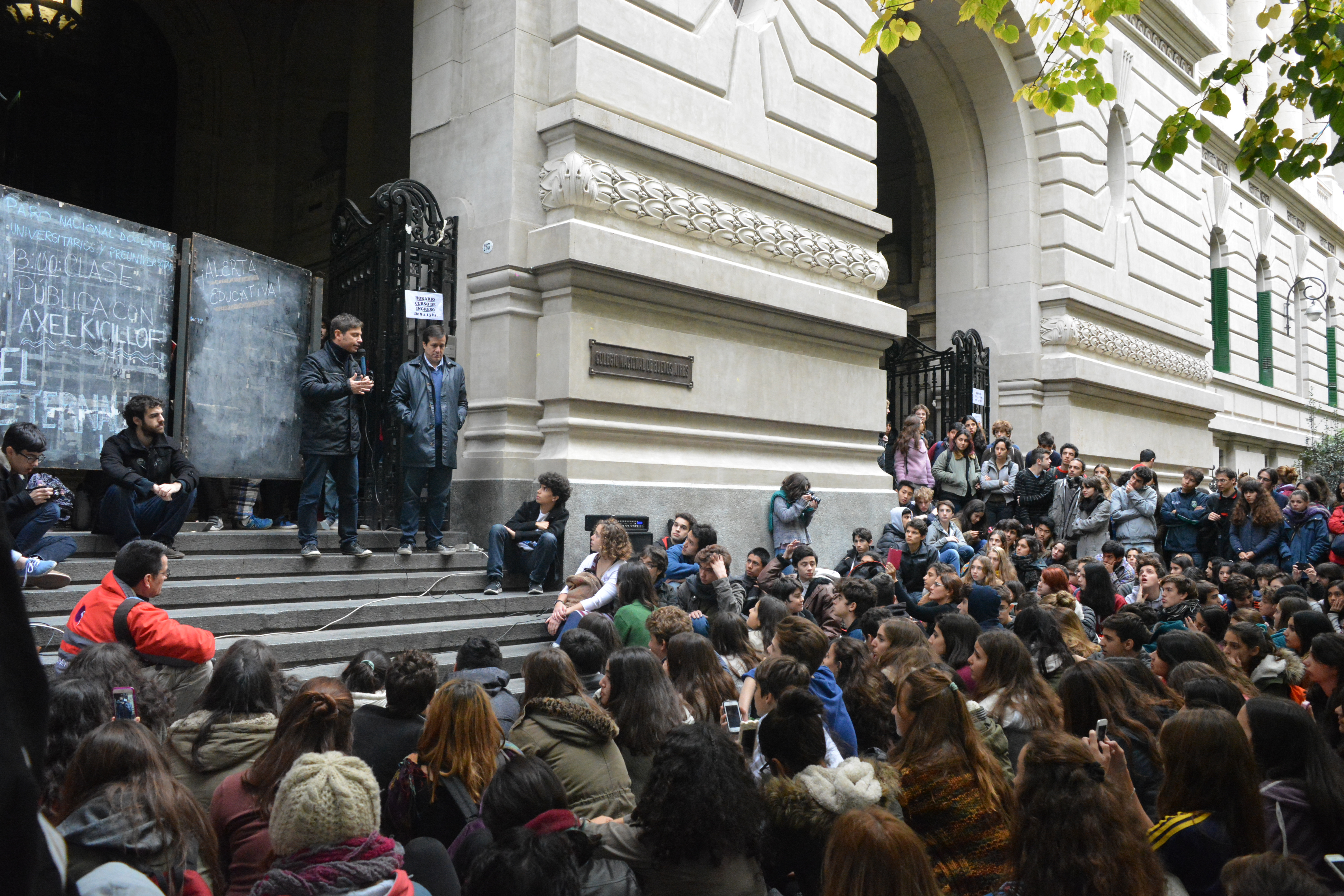 Charla abierta en el Nacional Buenos Aires con Kicillof y Recalde