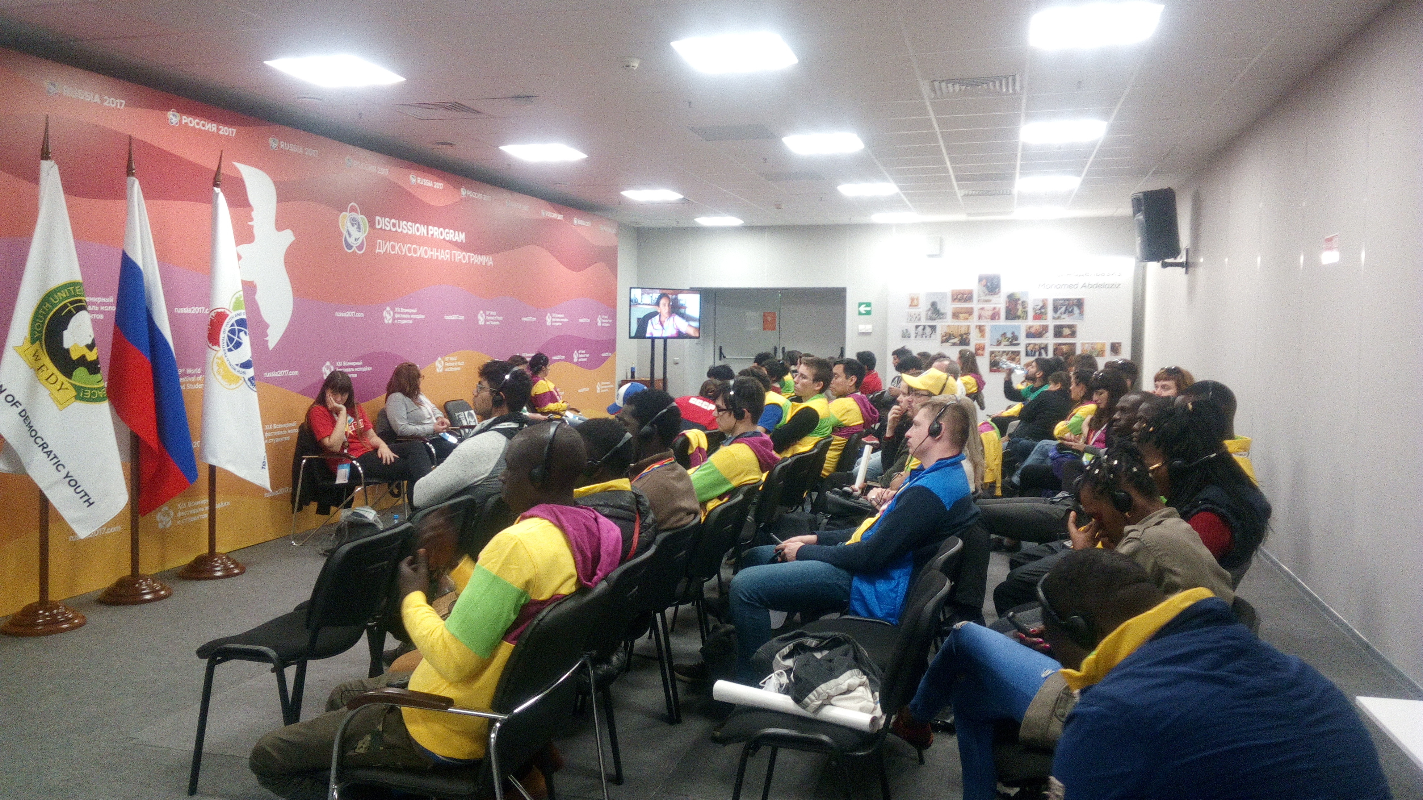 Las juventudes del mundo se reúnen para celebrar los 100 años de la Revolución Rusa