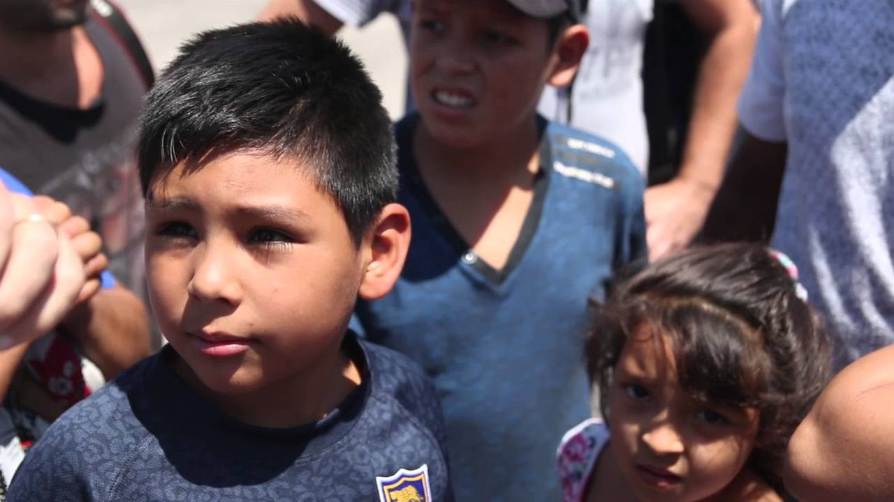 El Gobierno reprime a balazos a una murga integrada por pibes