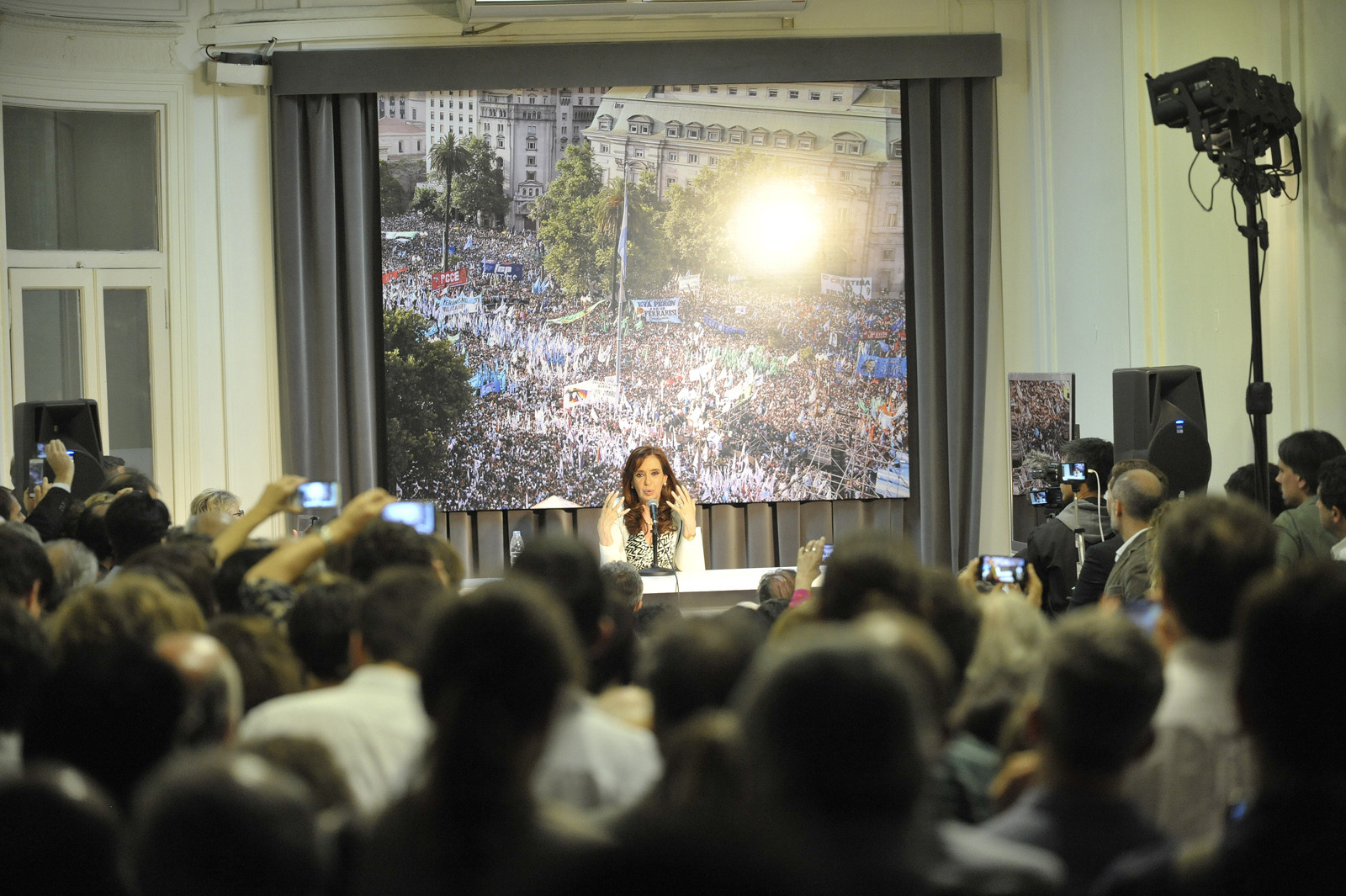 Quiero dirigirme a los que son y se sienten parte de este proyecto