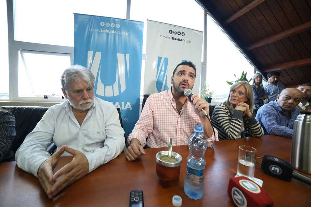 Vuoto aumentó por decreto las asignaciones familiares para los municipales