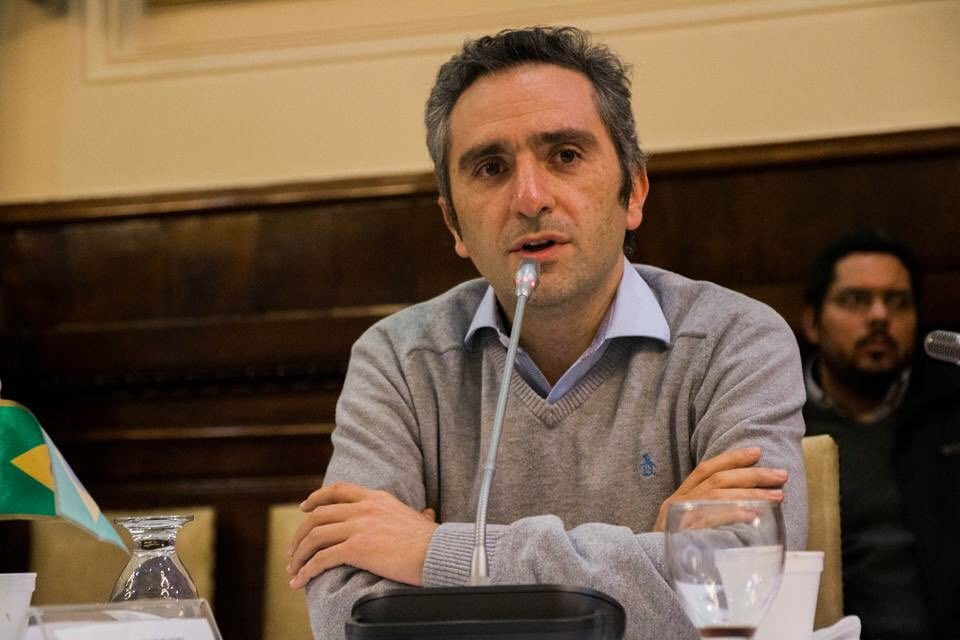 Larroque presentó un proyecto de Ley para la gratuidad de los medicamentos