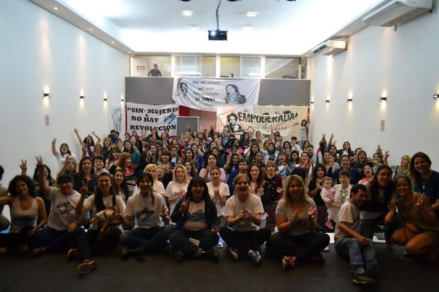 “Sin mujeres no hay revoluciónˮ: Plenario regional de La Cámpora en NEA
