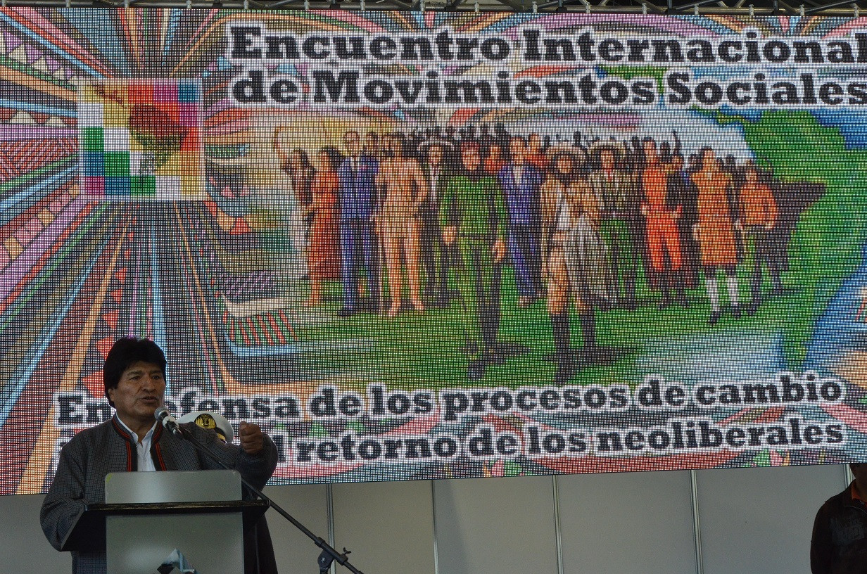 Evo: "Tenemos que defender las revoluciones y las grandes transformaciones de Chávez, Lula y Cristina"