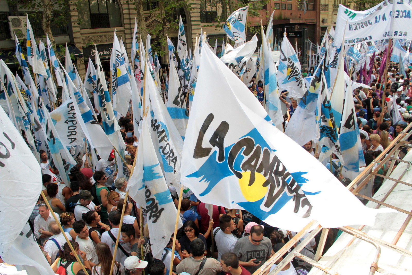 Basta de despidos, no a la represión, paritarias sin techo.