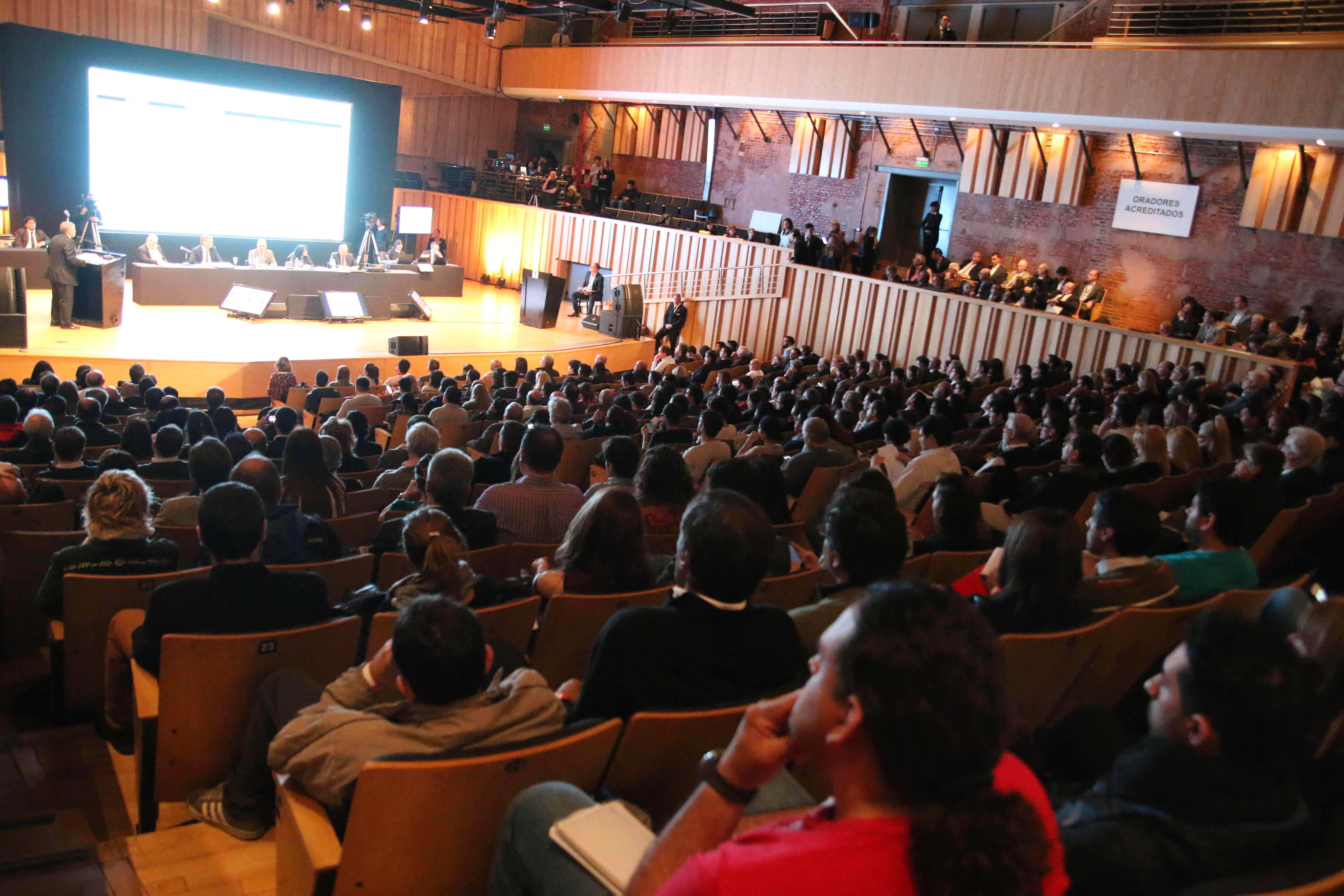 El gobierno convirtió a la Audiencia en un trámite previo a la aplicación del tarifazo