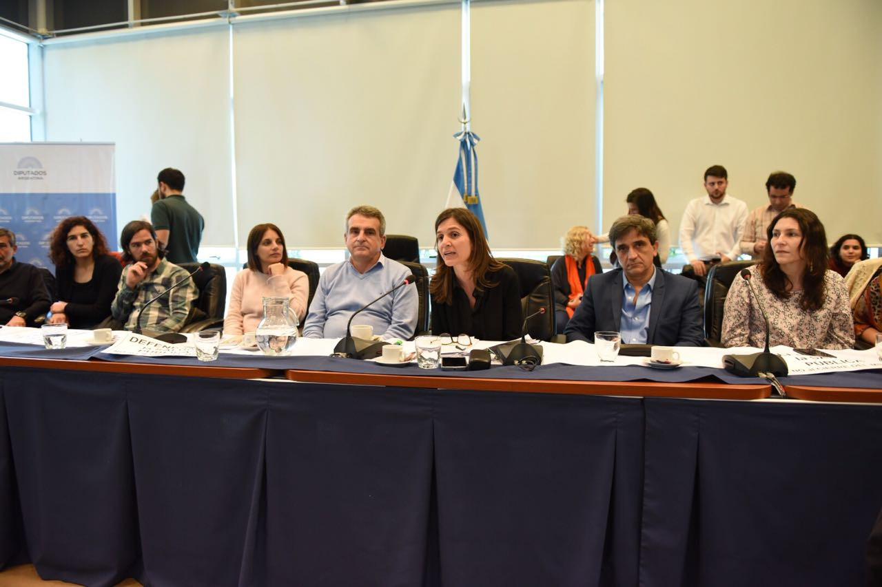 A favor de la salud pública y en contra del ajuste