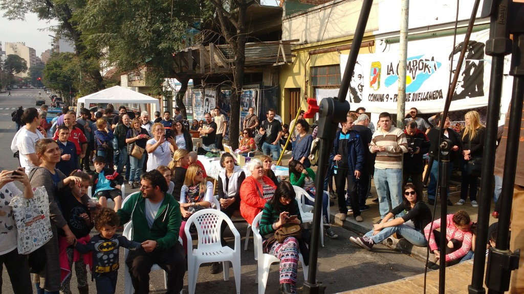 Después de los ataques, festival "El amor vence al odio" en la UB "Irreversible"