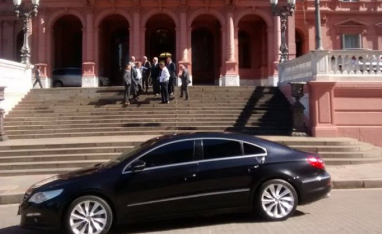 Si Magnetto se presenta lo voto a dos manos