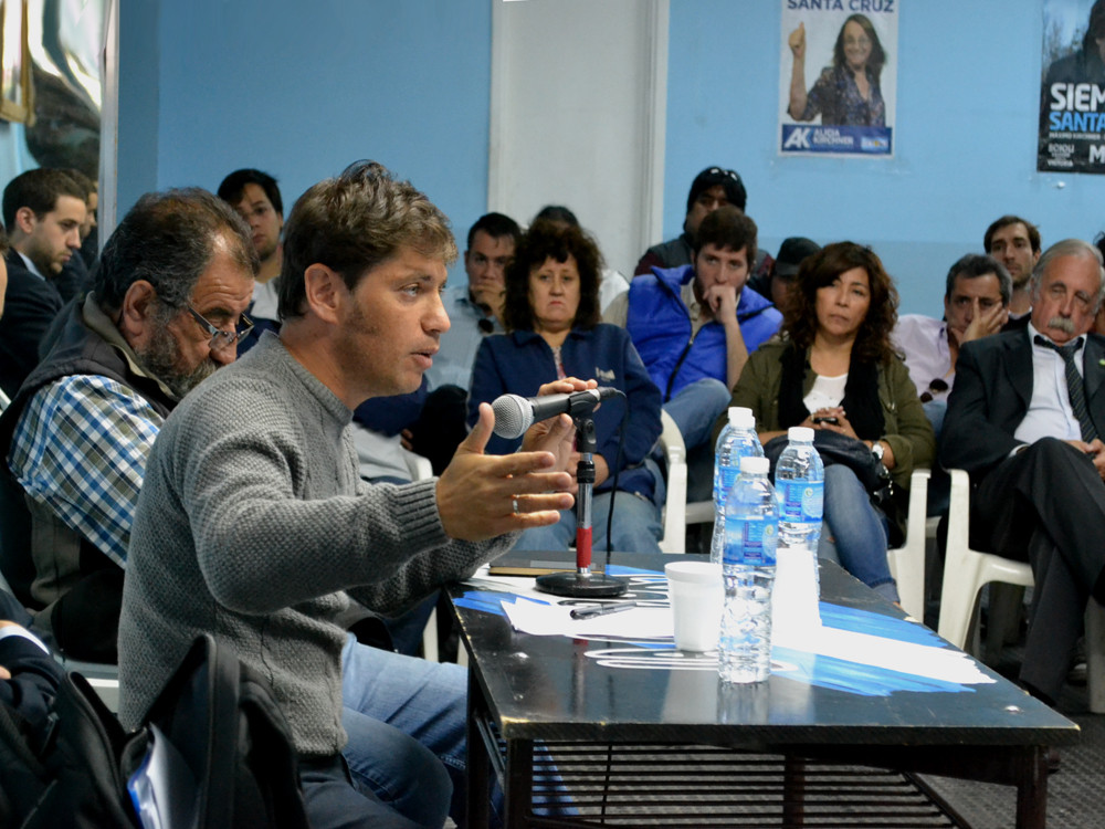 "Quieren reprivatizar la Argentina"