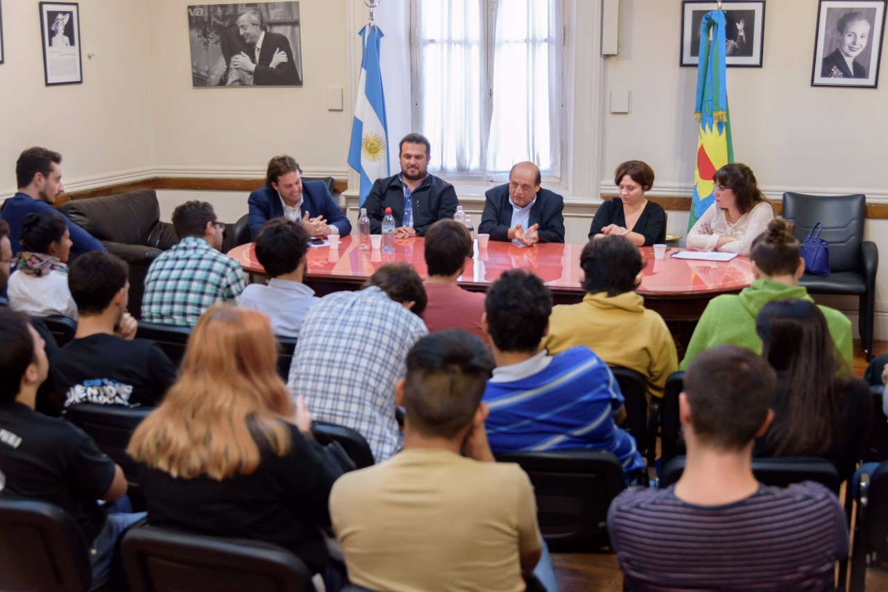 Estudiantes se reunieron con legisladores por la situación del boleto